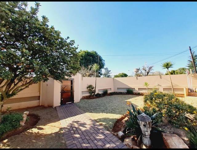 4 BEDROOM HOUSE FOR SALE IN SUNNYRIDGE